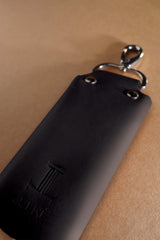 Leather key ring set in black colour with silver metal hook by JULKE